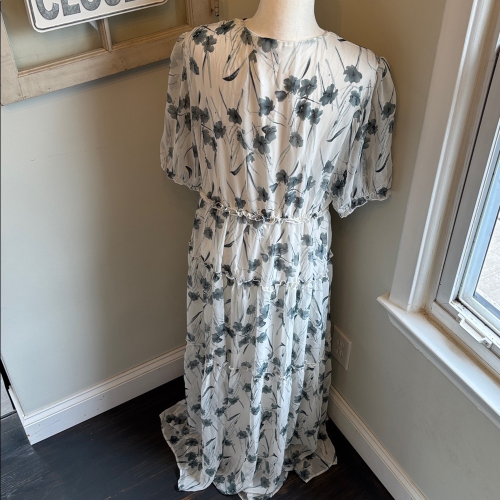 Baltic Born Santorini Floral Maxi Dress Gray White NWT - Picture 7 of 11